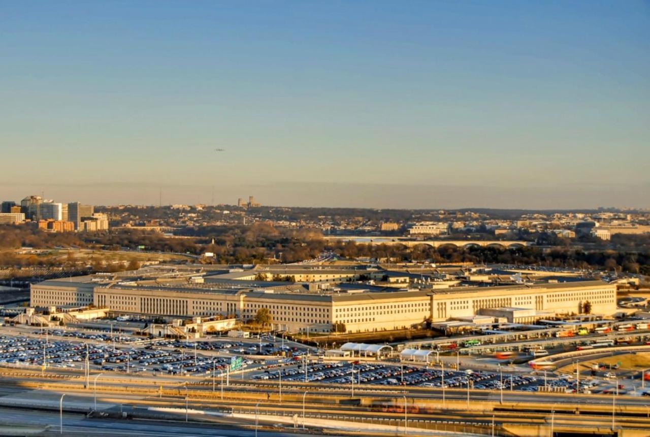 Global Luxury Suites Near Pentagon City Arlington Exterior photo
