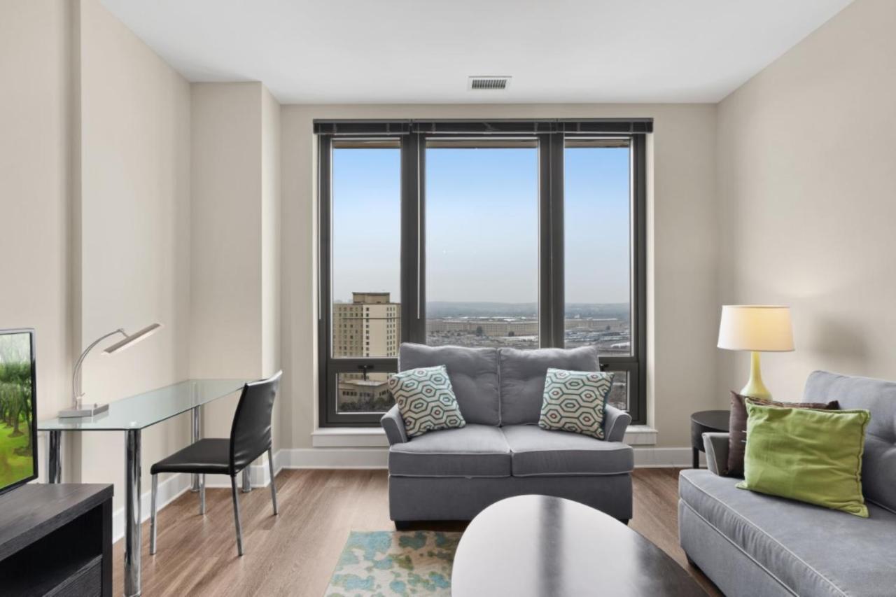 Global Luxury Suites Near Pentagon City Arlington Room photo